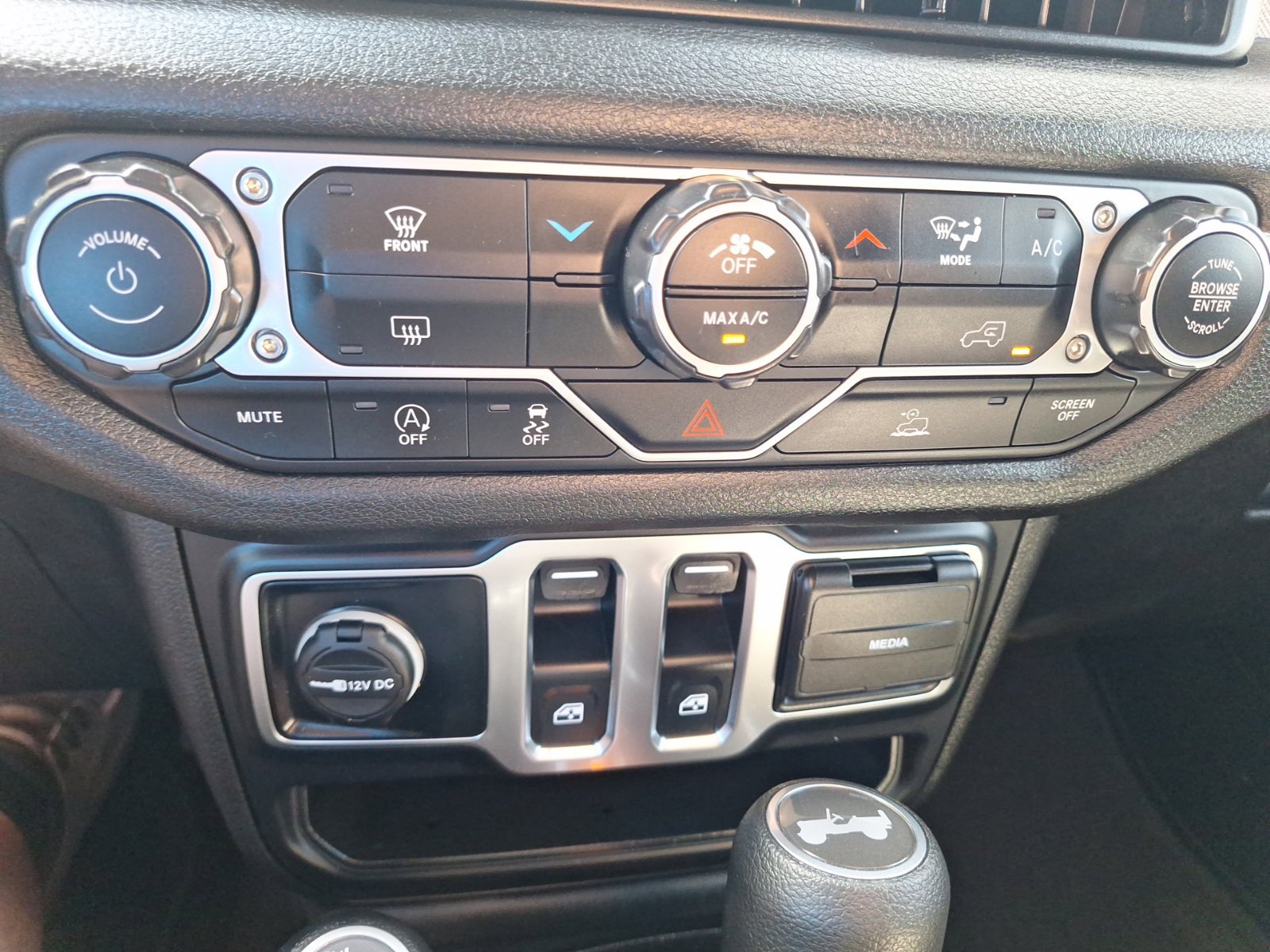 Used 2025 Jeep Wrangler Sport AWD/4WD image 26