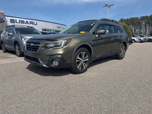 Used 2018 Subaru Outback 2.5i Limited image 1