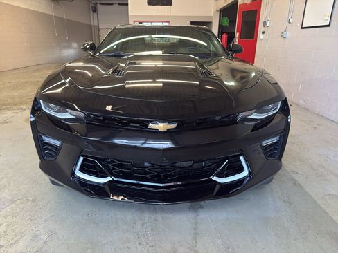 Used 2016 Chevrolet Camaro SS image 2
