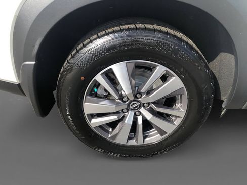 Used 2023 Nissan Pathfinder SL w/ Lighting Package (N92) FWD image 10