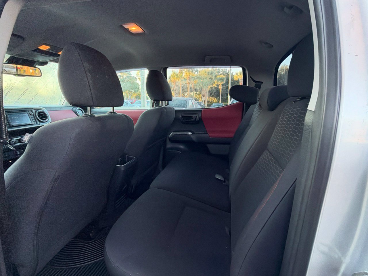 Used 2018 Toyota Tacoma SR5 RWD image 7