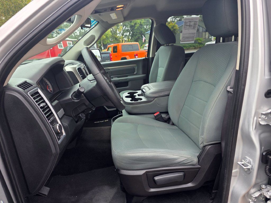 Used 2016 RAM 1500 Classic SLT AWD/4WD image 4