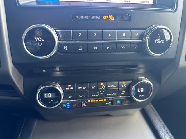 Used 2018 Ford Expedition XLT w/ Equipment Group 202A RWD image 25