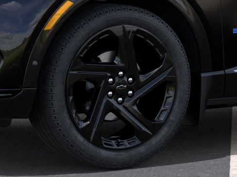 New 2025 Chevrolet Equinox EV RS image 9