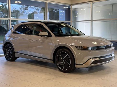 Used 2025 Hyundai Ioniq 5 Limited AWD/4WD image 6