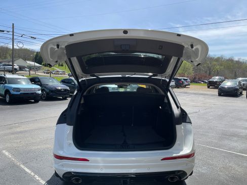 Used 2024 Lincoln Corsair AWD w/ Equipment Group 101A image 9