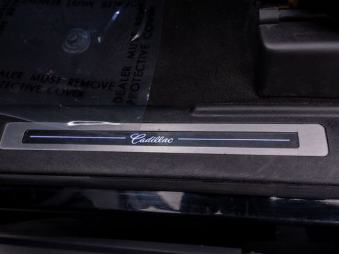 Used 2019 Cadillac Escalade Luxury AWD/4WD image 14