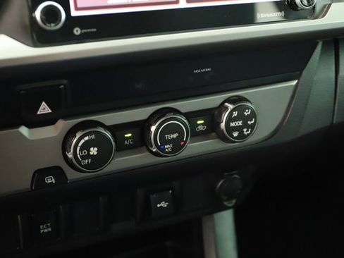 Used 2021 Toyota Tacoma SR5 RWD image 25