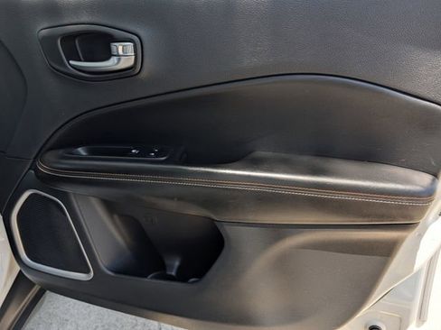 Used 2022 Toyota Corolla SE FWD image 32