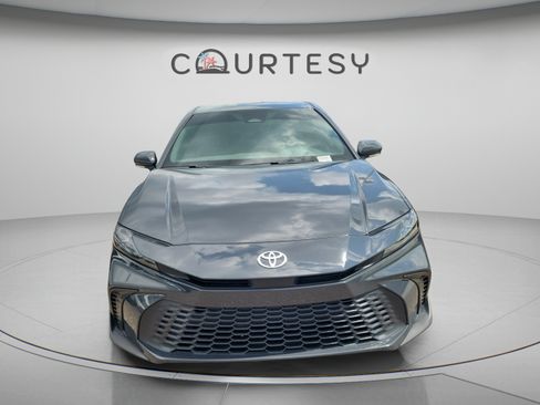 Used 2025 Toyota Camry LE FWD image 7