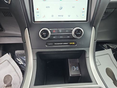 Used 2024 Ford Edge SEL image 25