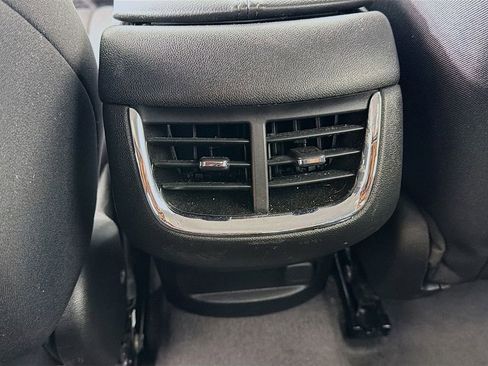 Used 2023 Chevrolet Malibu LT image 35