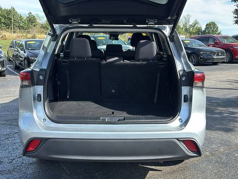 Used 2020 Toyota Highlander LE image 32