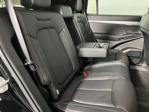 Used 2024 Jeep Wagoneer Launch Edition image 32