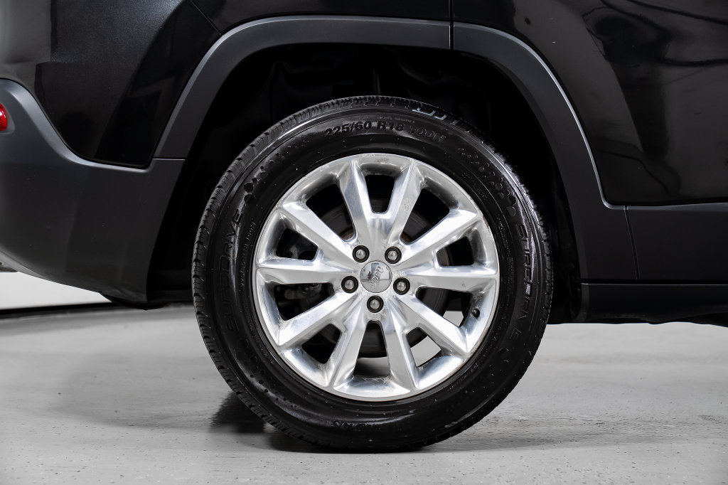 Used 2014 Jeep Cherokee Limited AWD/4WD image 6
