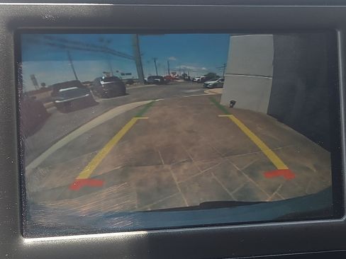 Used 2023 Chrysler Voyager LX FWD image 10