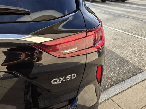 Certified 2023 INFINITI QX50 Luxe image 15