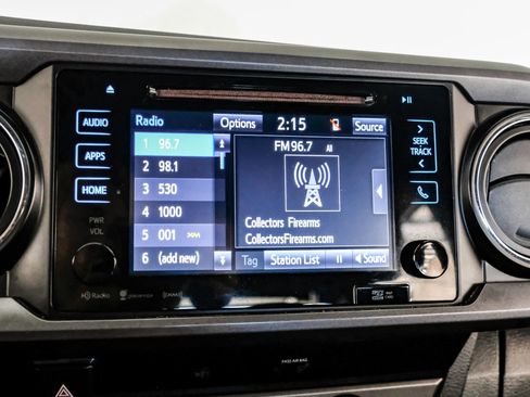 Used 2018 Toyota Tacoma TRD Sport w/ Technology Package image 24