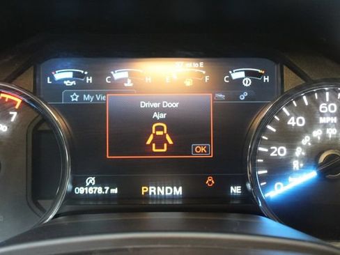 Used 2019 Ford F150 Lariat w/ Equipment Group 502A Luxury AWD/4WD image 24