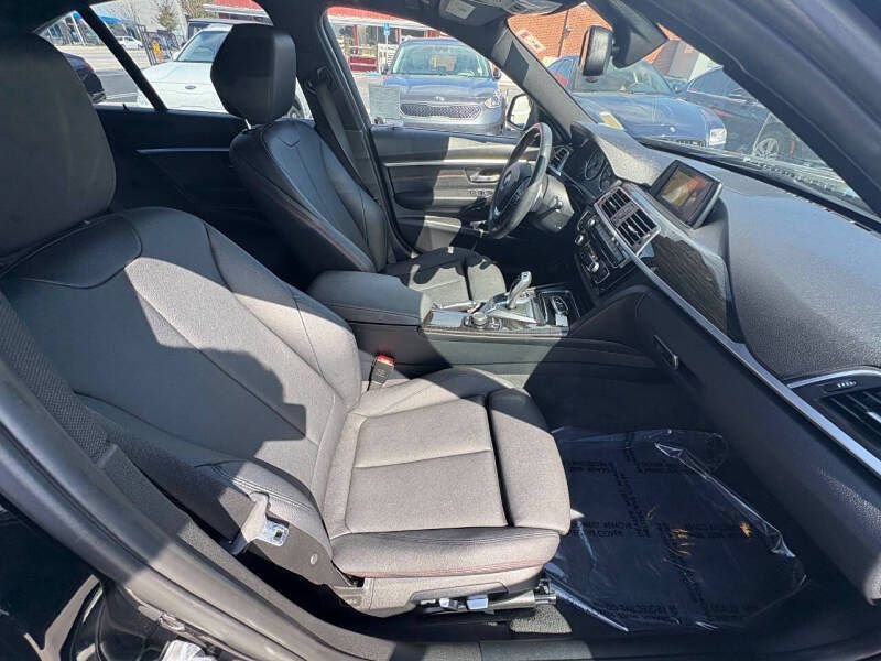 Used 2017 BMW 330e RWD image 16