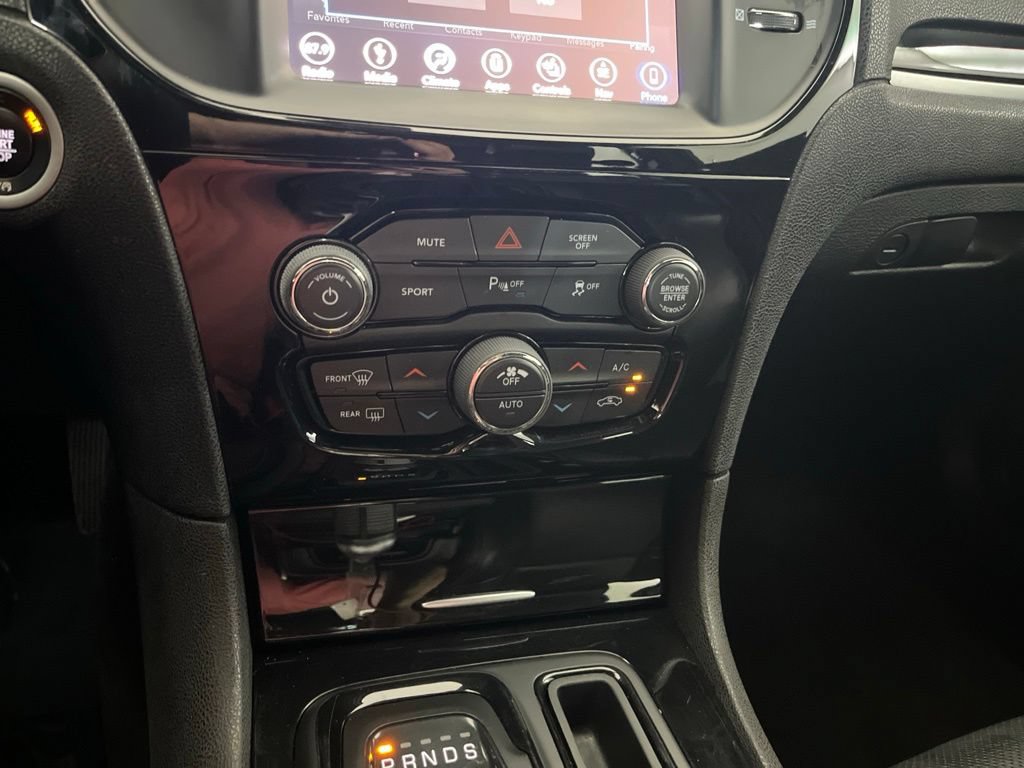 Used 2019 Chrysler 300 S w/ 300S Premium Group 2 RWD image 70