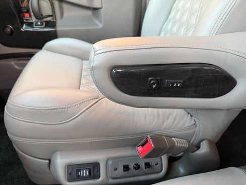 Used 2024 Chevrolet Express 2500 RWD image 23