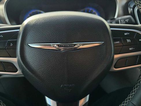 Used 2023 Chrysler Voyager LX FWD image 26