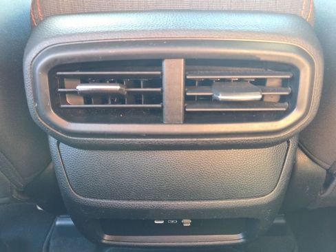 Used 2025 Honda Pilot Sport image 21