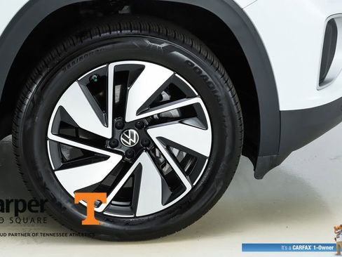 Used 2025 Volkswagen Atlas SE w/ Panoramic Sunroof Package image 14