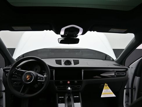 New 2026 Porsche Macan S image 28