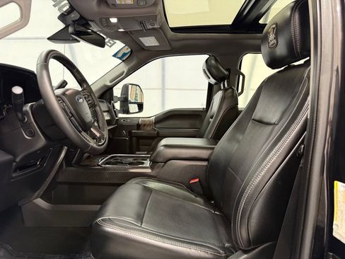 Used 2019 Ford F250 Lariat w/ Lariat Ultimate Package AWD/4WD image 11