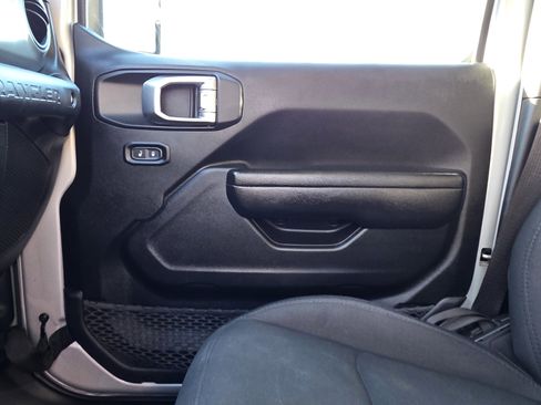 Certified 2023 Jeep Wrangler Unlimited image 13