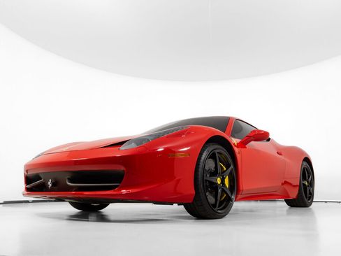 Used 2013 Ferrari 458 Italia Coupe RWD image 11