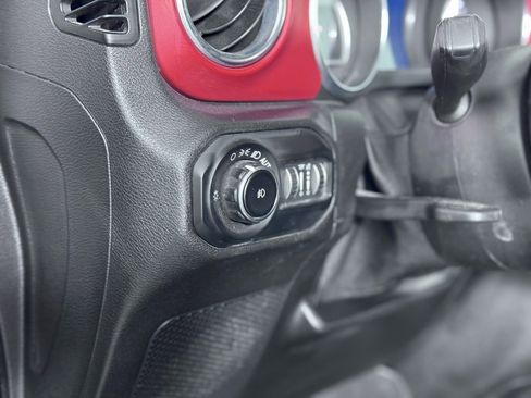 Used 2021 Jeep Wrangler Unlimited Rubicon image 12