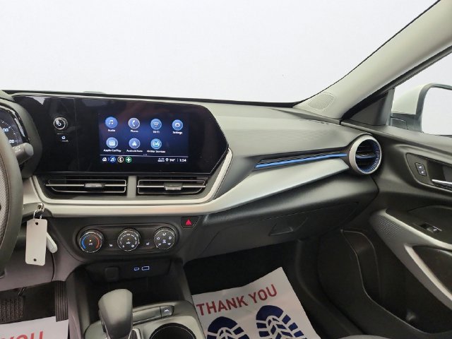 Used 2025 Chevrolet Trax LS w/ LS Convenience Package FWD image 17