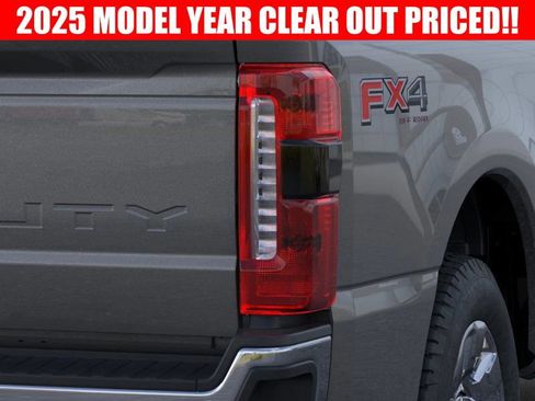 New 2025 Ford F250 Lariat w/ Lariat Ultimate Package image 21