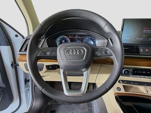 Used 2023 Audi Q5 e Premium w/ Convenience Package AWD/4WD image 11