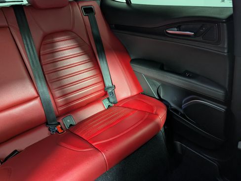 Used 2023 Alfa Romeo Stelvio Sprint image 14