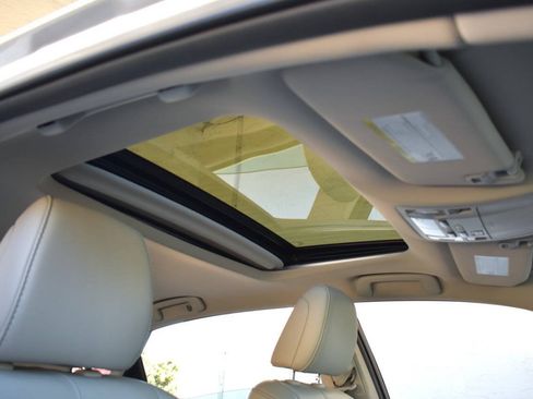 Used 2014 Toyota Avalon Limited w/ Technology Package FWD image 26