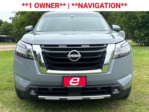 Used 2022 Nissan Pathfinder Platinum w/ Cargo Package FWD image 2