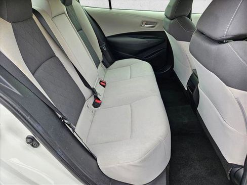 Used 2020 Toyota Corolla LE image 18
