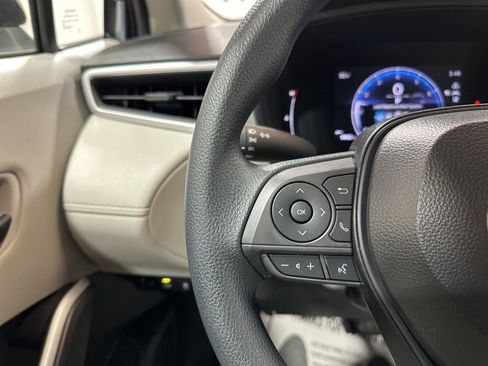 Used 2026 Toyota Corolla Cross L image 29