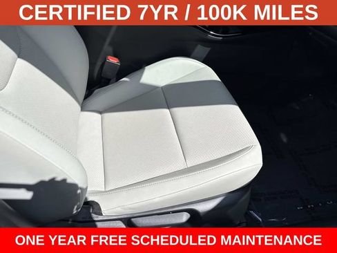 Used 2025 Toyota Prius Limited FWD image 10