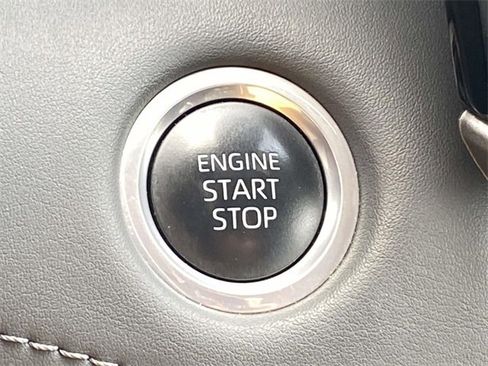 Used 2024 Toyota Highlander LE image 24