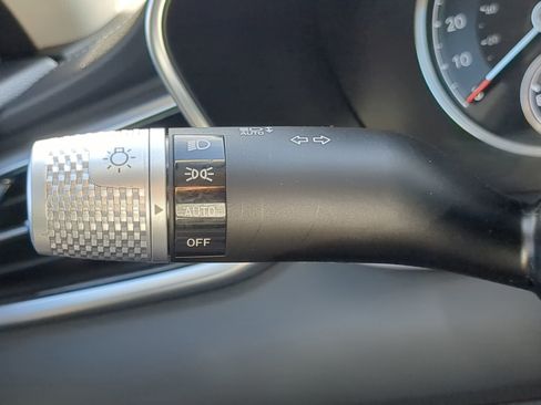 Used 2025 Genesis G70 2.5T image 55