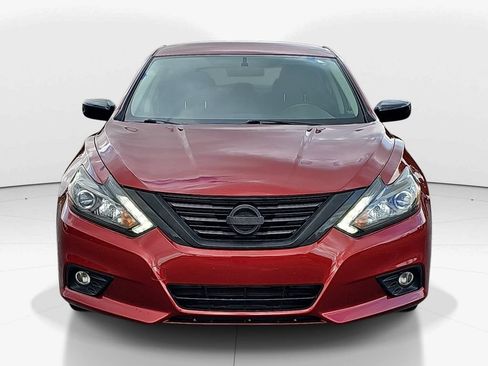 Used 2017 Nissan Altima 2.5 SR w/ Midnight Edition Package FWD image 12