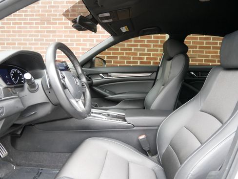 Used 2022 Honda Accord Sport image 6