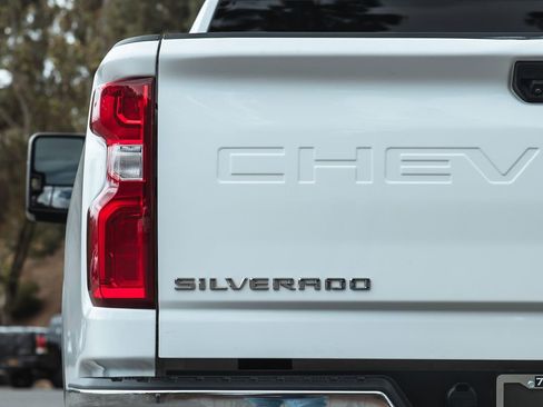 Used 2024 Chevrolet Silverado 2500 LTZ image 7