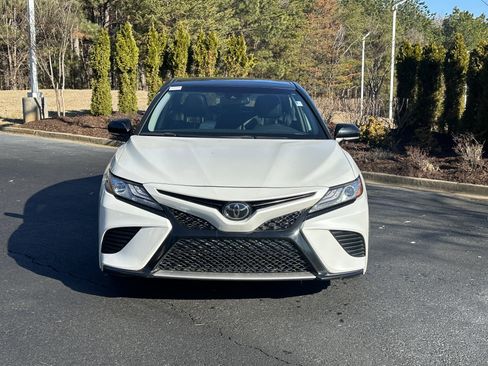 Used 2019 Toyota Camry XSE image 3