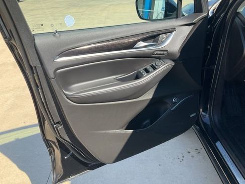 Used 2021 Buick Enclave Avenir image 4